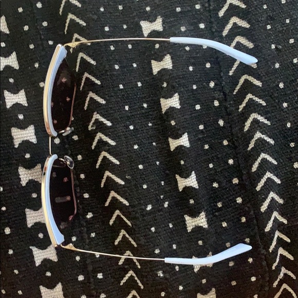 Oliver Peoples sunglasses cat eye shape - Picture 5 of 6